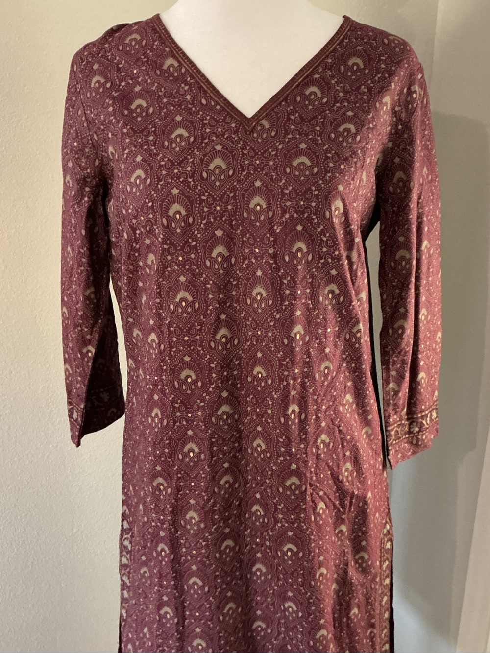 fabindia Burgundy Cotton Silk Printed V‑Neck Straight Kurta Size S